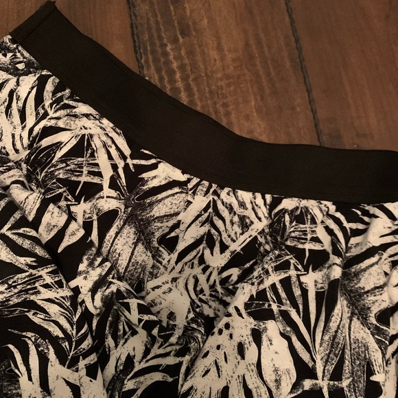 Printed Skorts - Picture 3 of 4